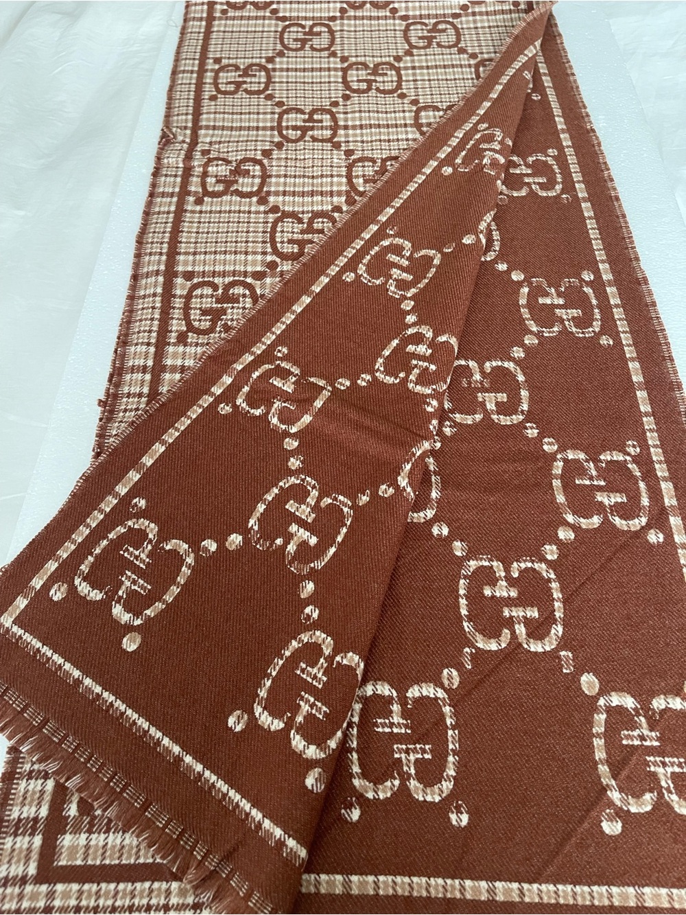 Gucci GG reversible jacquard scarf - Picture 9 of 9